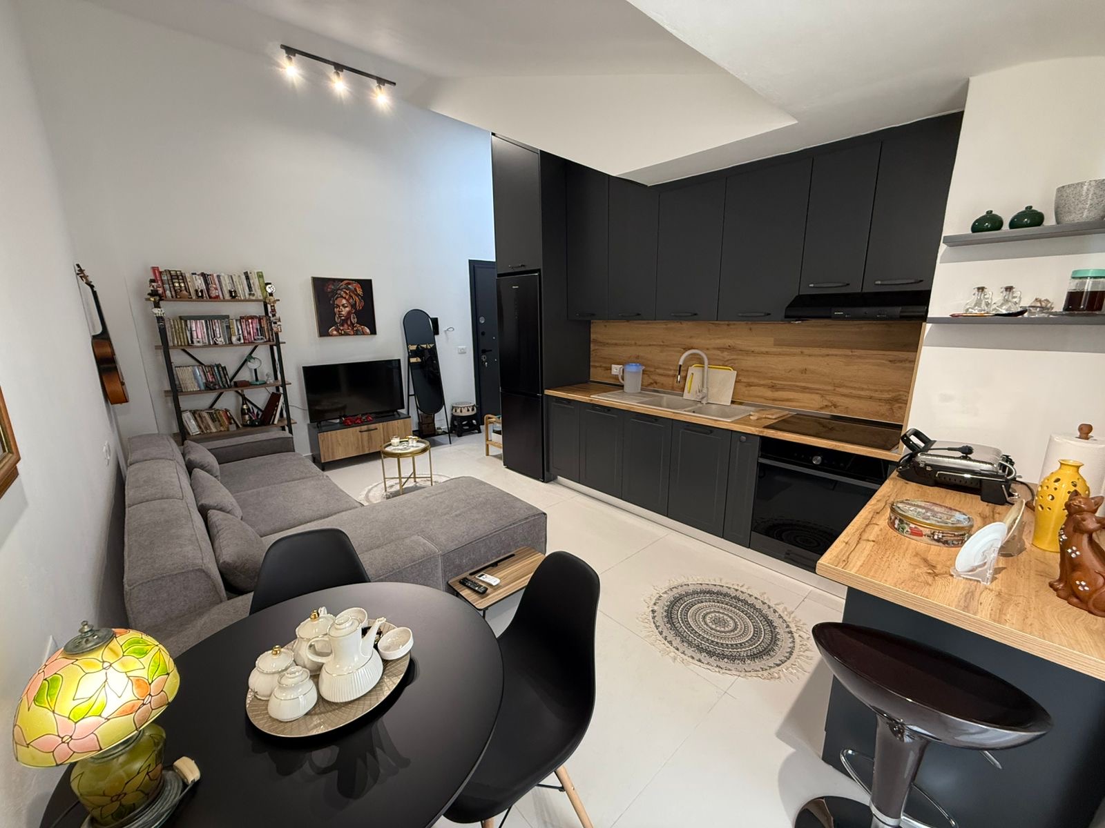 Apartament 1+1 për shitje, në Fresk, Tiranë.