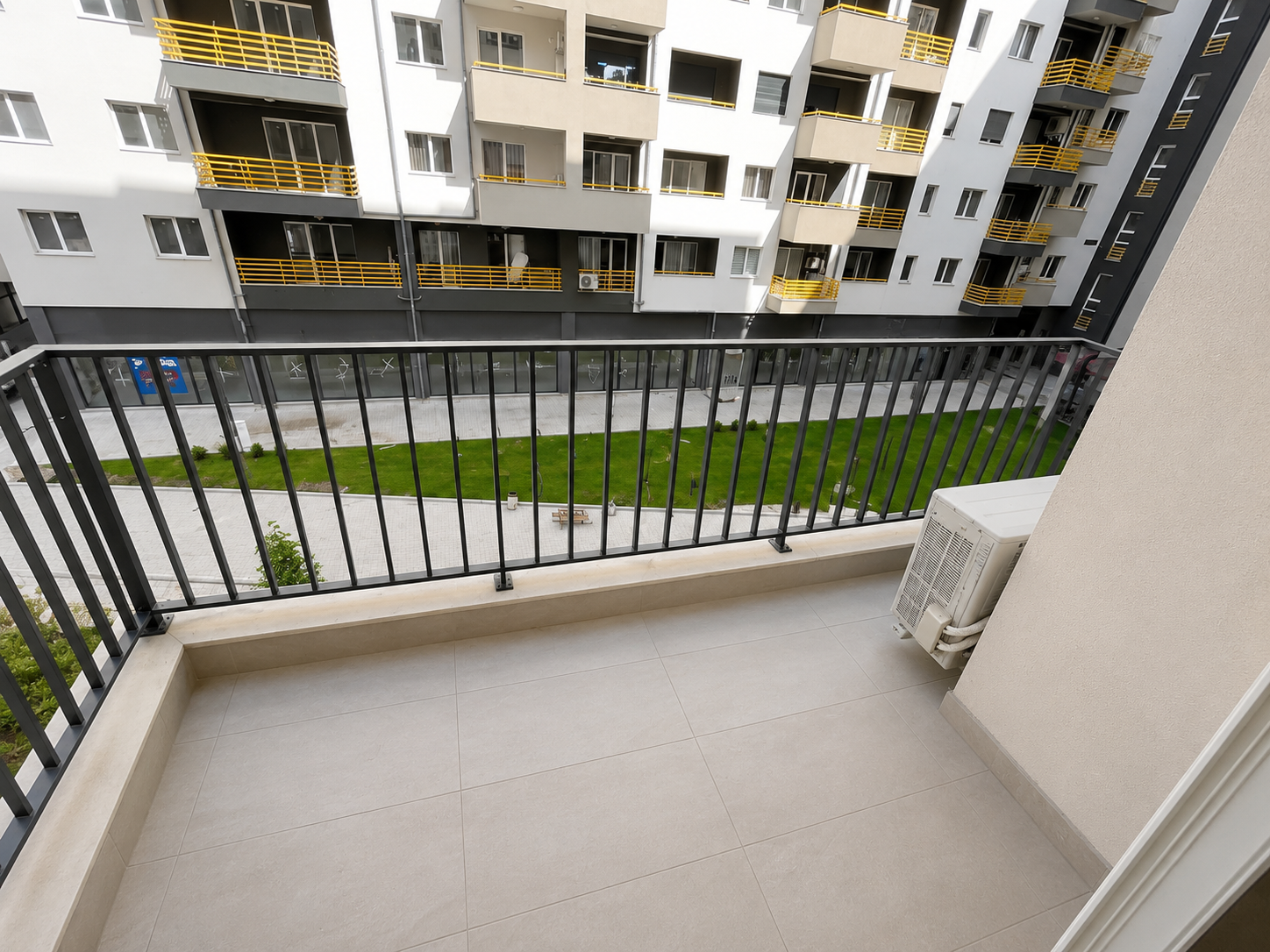 Apartament 1+1 për qera, te Aura Residence, Tiranë.