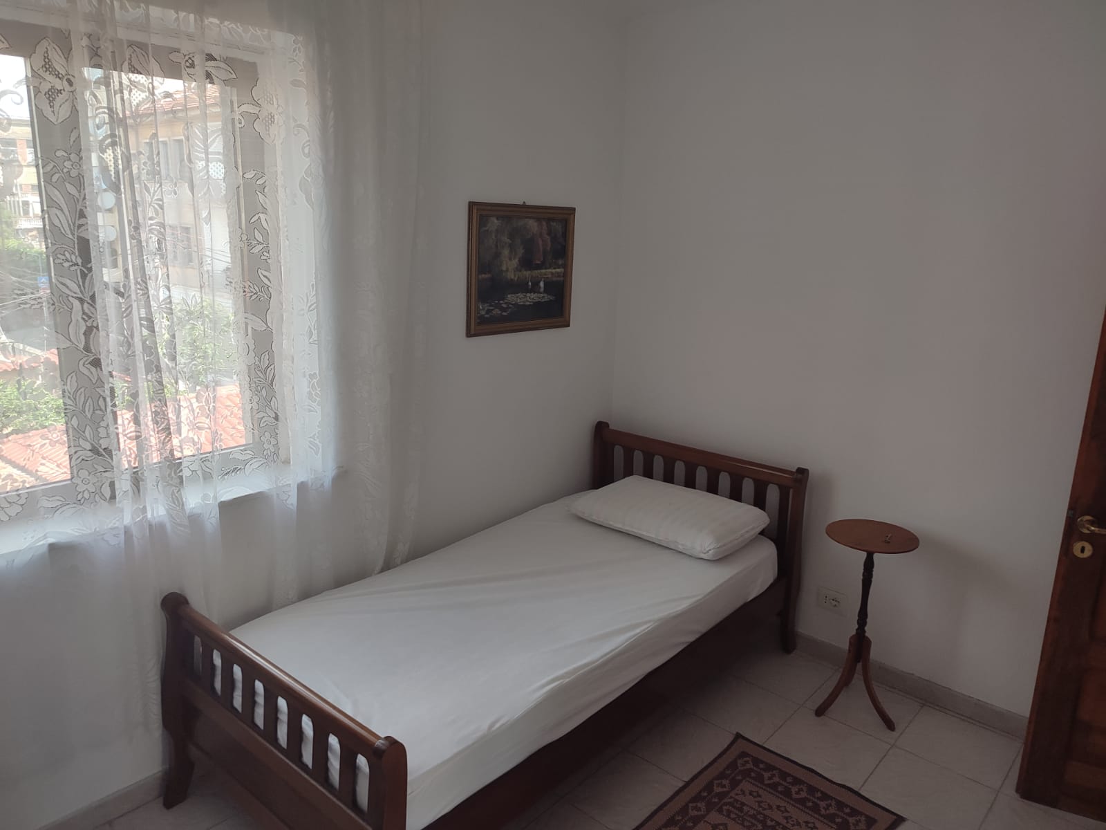 Apartament 3+1 për qera, pranë Ministrisë së Drejtësisë, Tiranë.