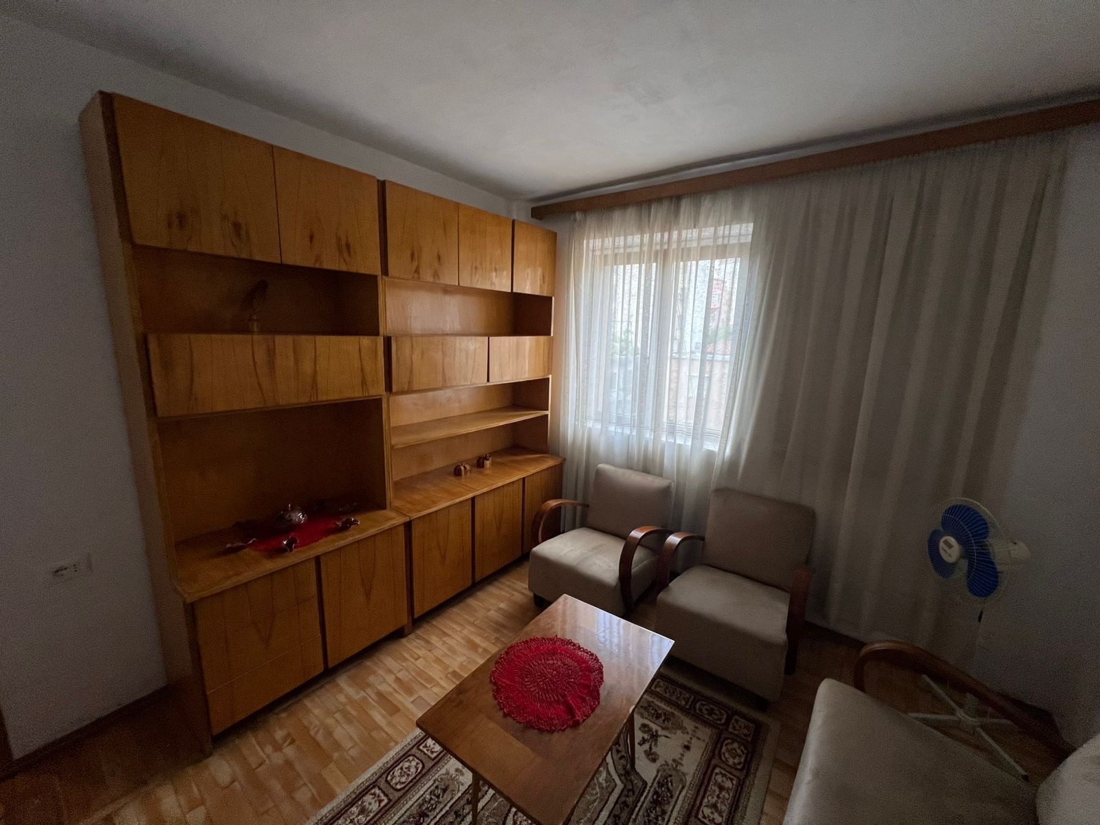 Apartament 3+1 për qera, pranë Ministrisë së Drejtësisë, Tiranë.