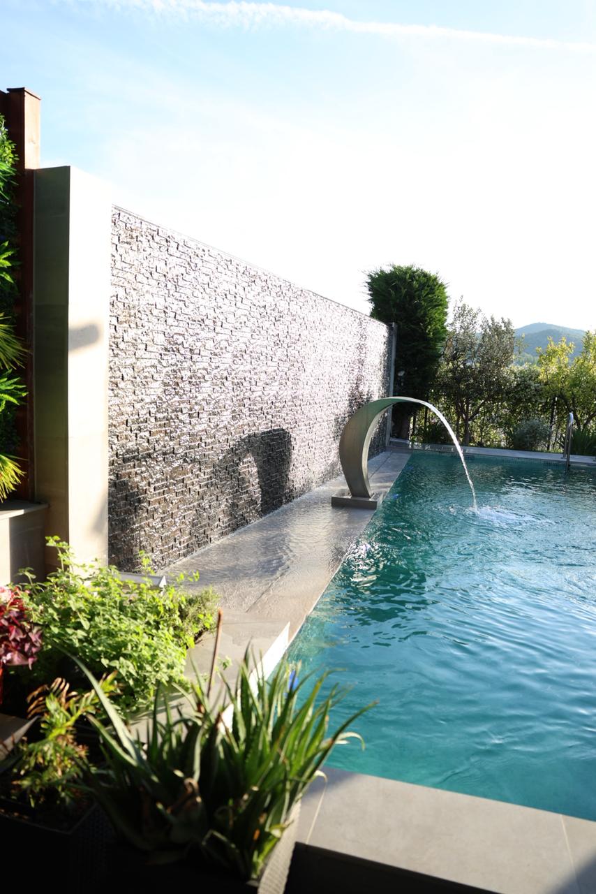 Vilë për shitje, te Mandarine Drive Luxury Living, Tiranë.