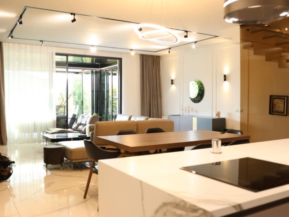 Vilë për shitje, te Mandarine Drive Luxury Living, Tiranë.