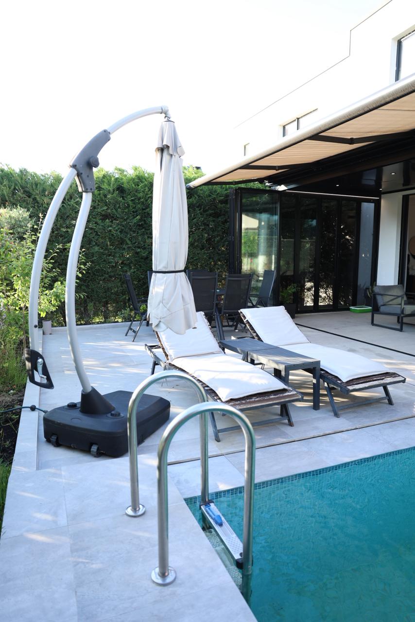 Vilë për shitje, te Mandarine Drive Luxury Living, Tiranë.