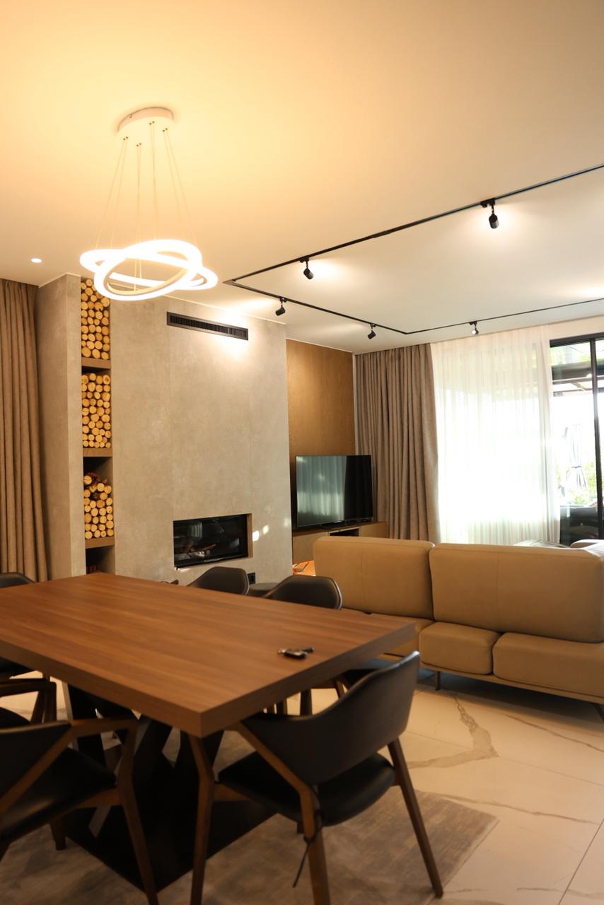 Vilë për shitje, te Mandarine Drive Luxury Living, Tiranë.