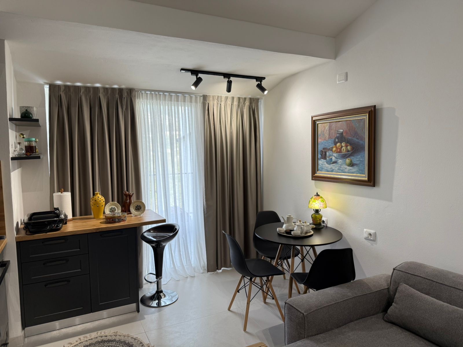 Apartament 1+1 për shitje, në Fresk, Tiranë.
