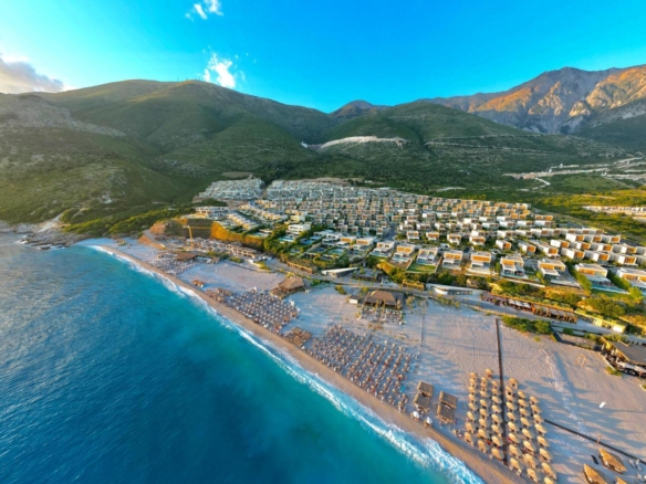 Apartament për shitje, në Green Coast Resort, Palasë.