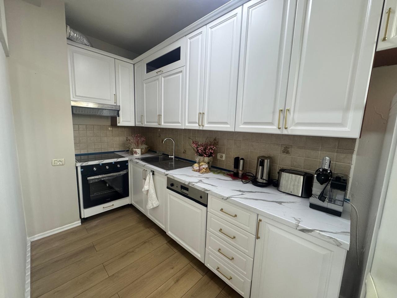 Apartament 2+1 për shitje, pranë Toptan, Tiranë.