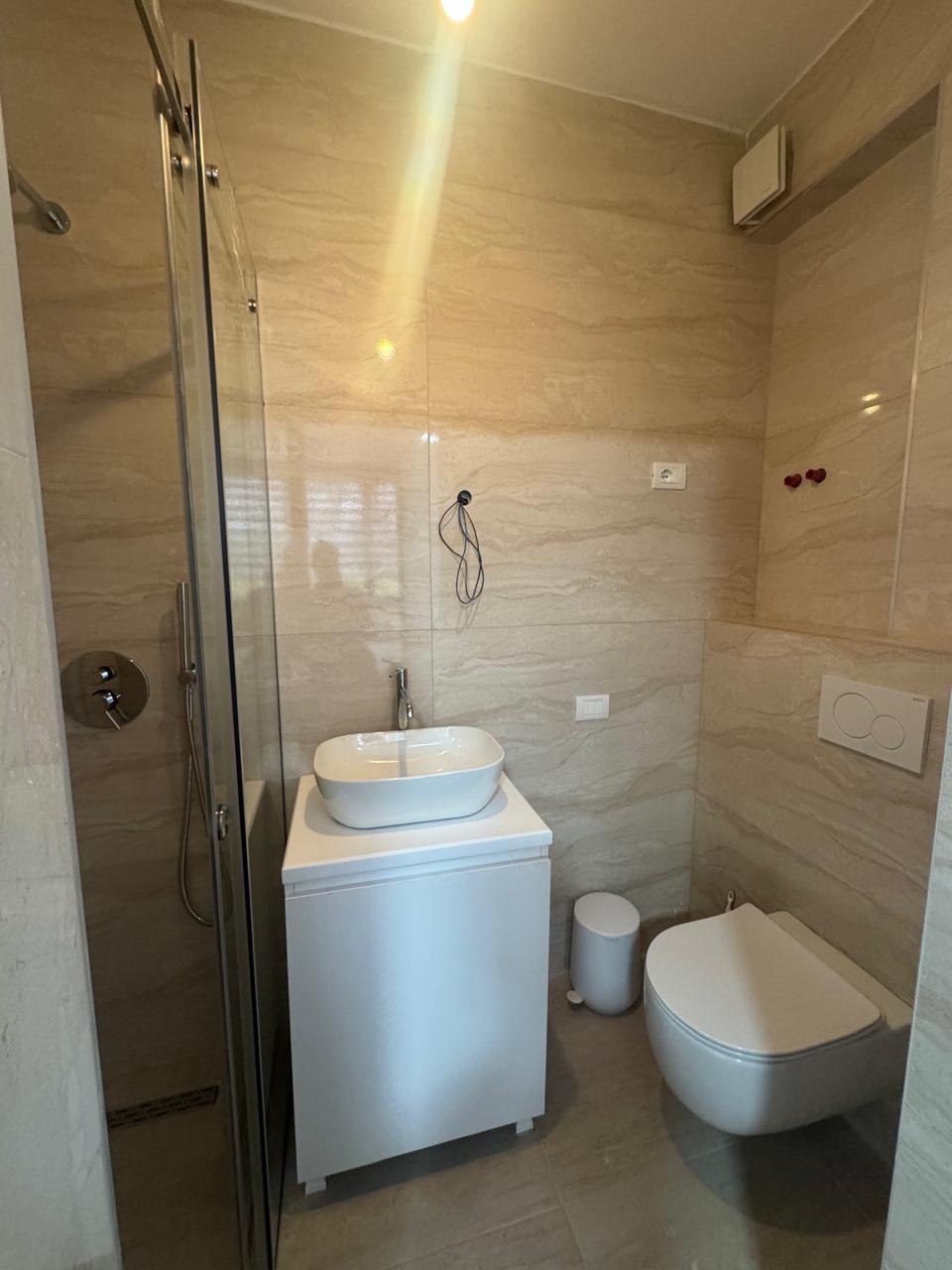 Apartament 2+1 për shitje, pranë Toptan, Tiranë.