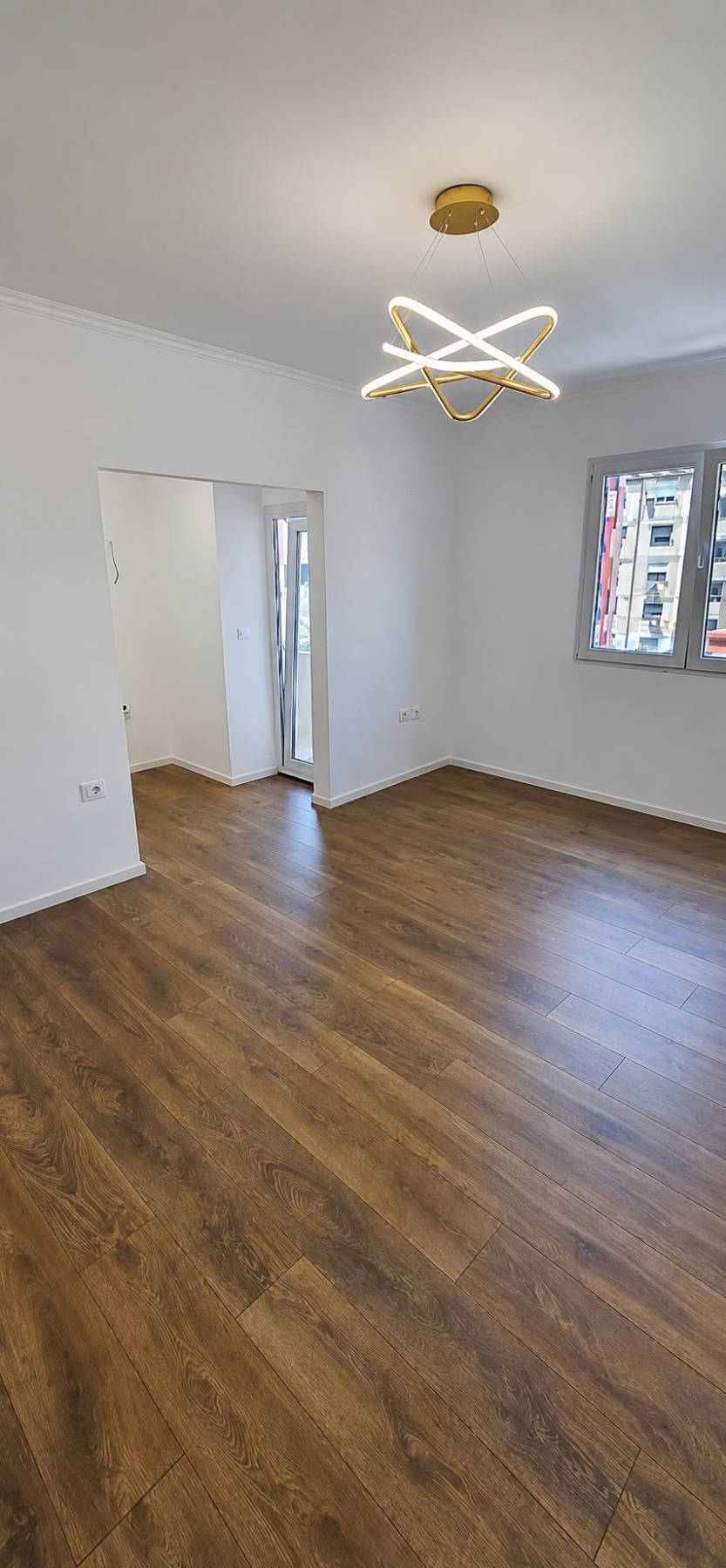 Apartament 1+1 për shitje,pranë Qendrës Condor, rruga e Kavajës, Tiranë.