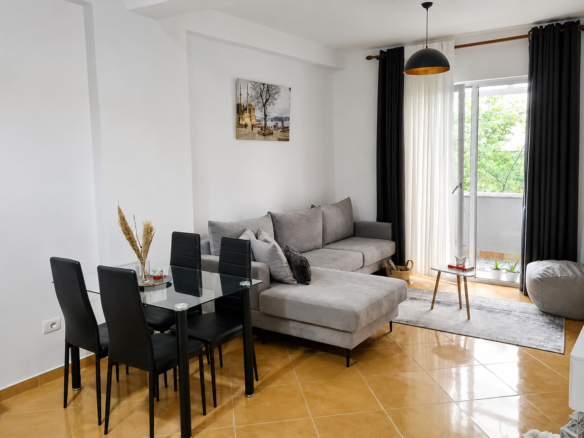 Apartament 2+1 për shitje, në Yzberisht, Tiranë.