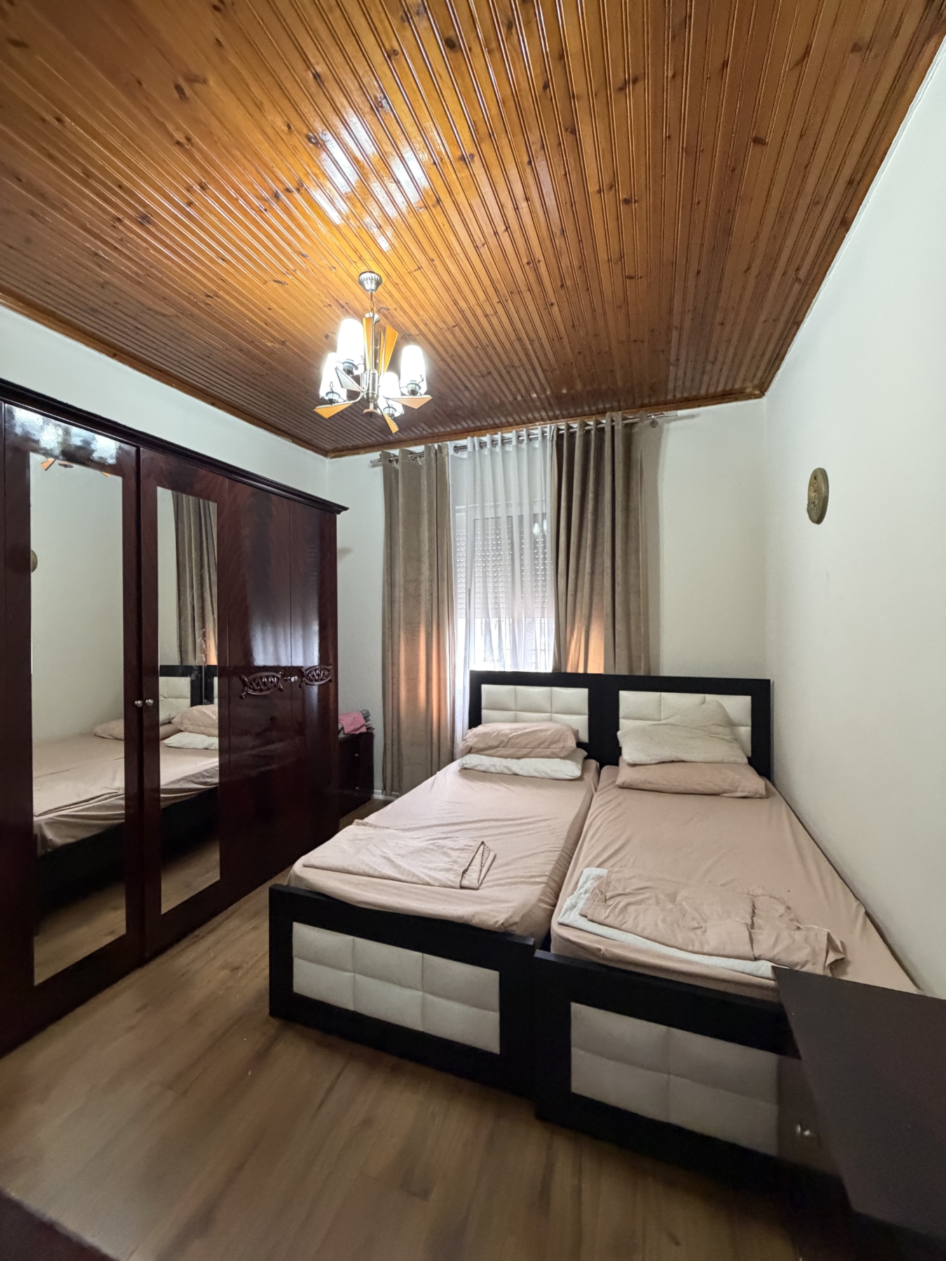 Apartament 1+1 për qera, përballë Taiwan, Tiranë.