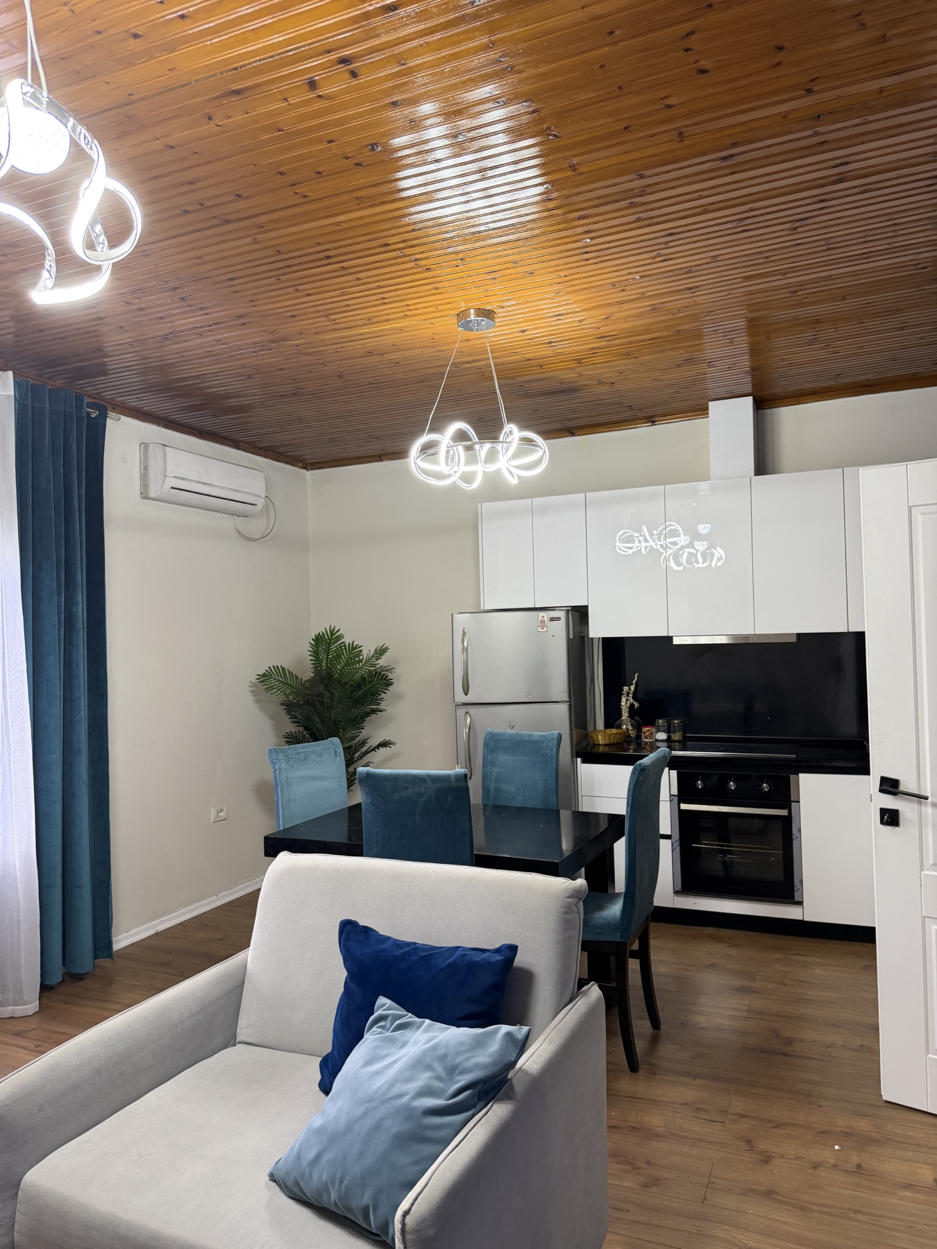 Apartament 1+1 për qera, përballë Taiwan, Tiranë.