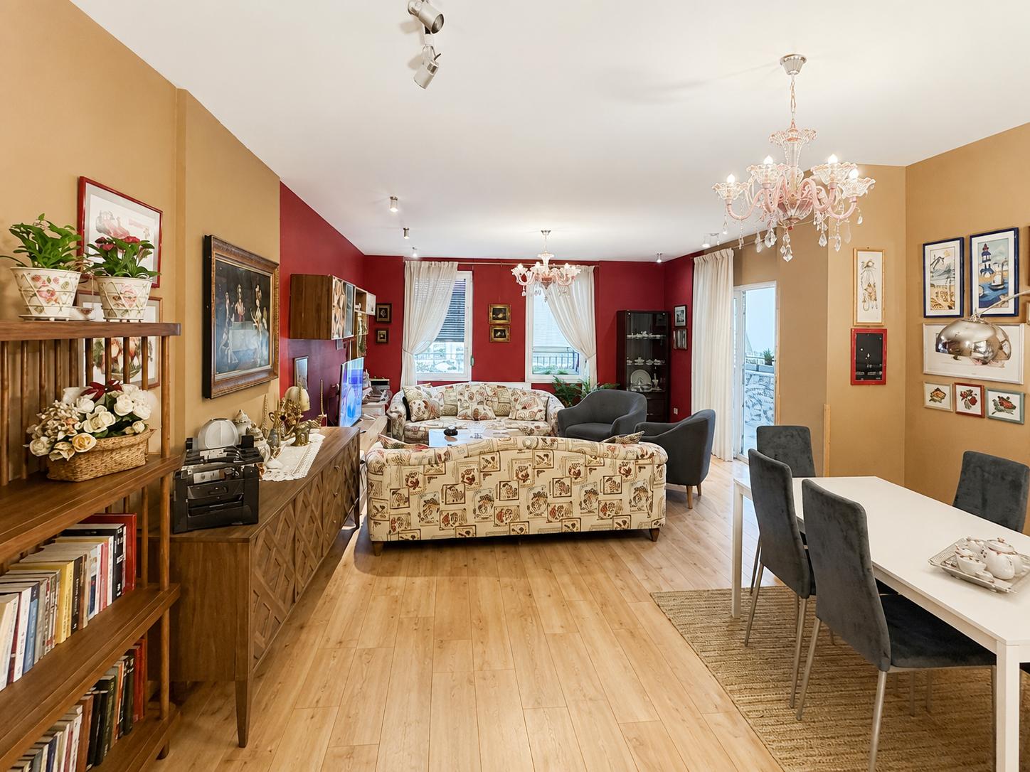 Apartament 3+1 për shitje, te Ish-Ekspozita, Tiranë.