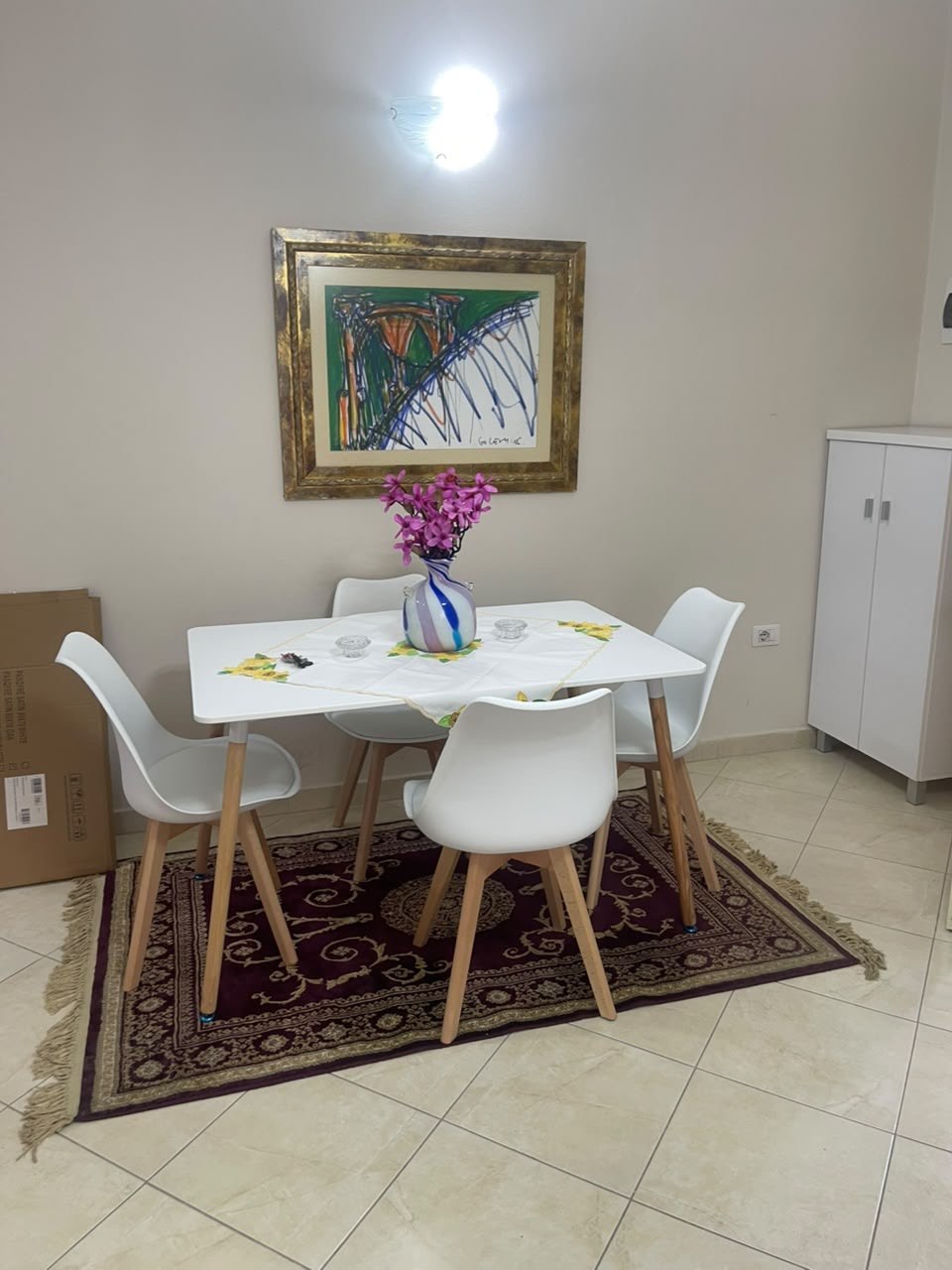 Jepet me qera apartament 1+1, pranë Fakuletit të Shkencave të Natyrës, Tiranë.