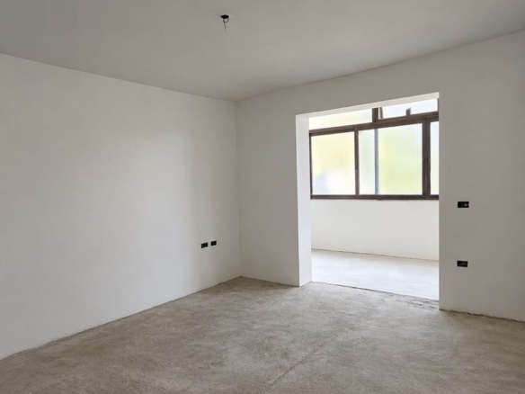 Apartament 3+1 për shitje, Myslym Shyr, Tiranë.