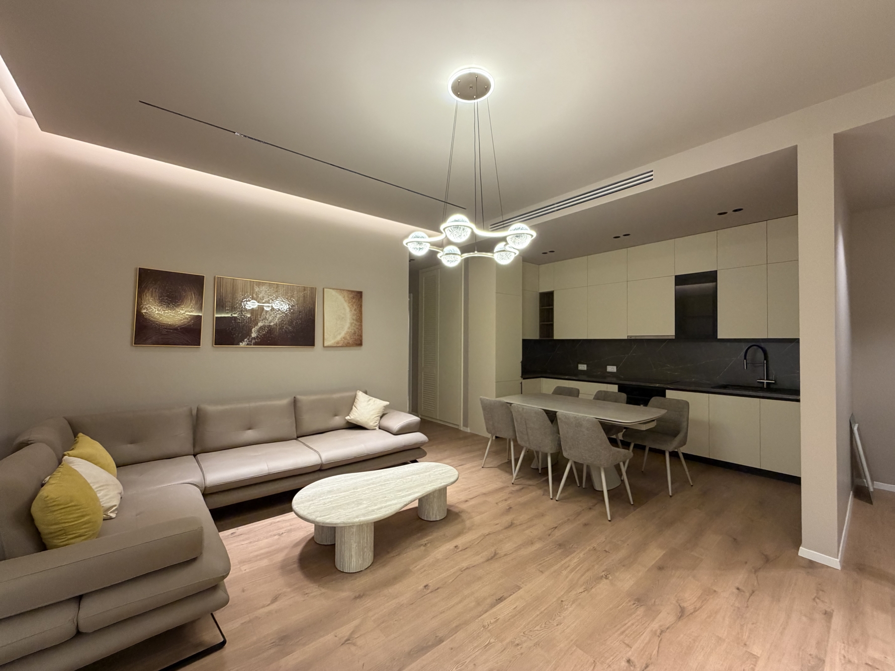 Apartament 2+1 për qera, në kompleksin Delijorgji, Tiranë.