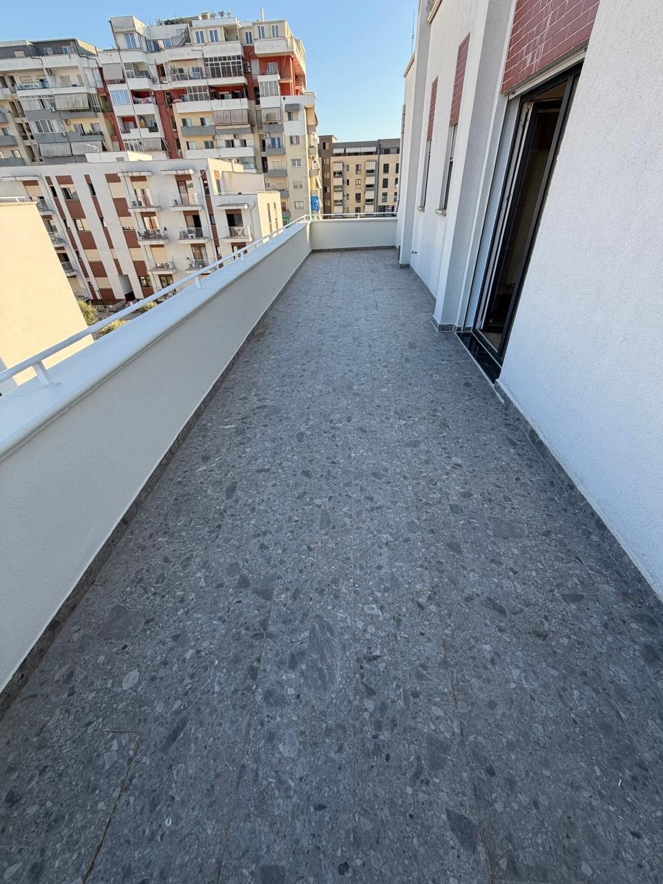 Apartament 2+1 me verandë 42 m² në shitje në Astir, Tiranë.