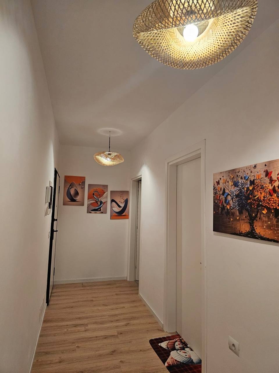 Apartament 2+1 për qera, pranë Kopshtit Zoologjik, Tiranë.