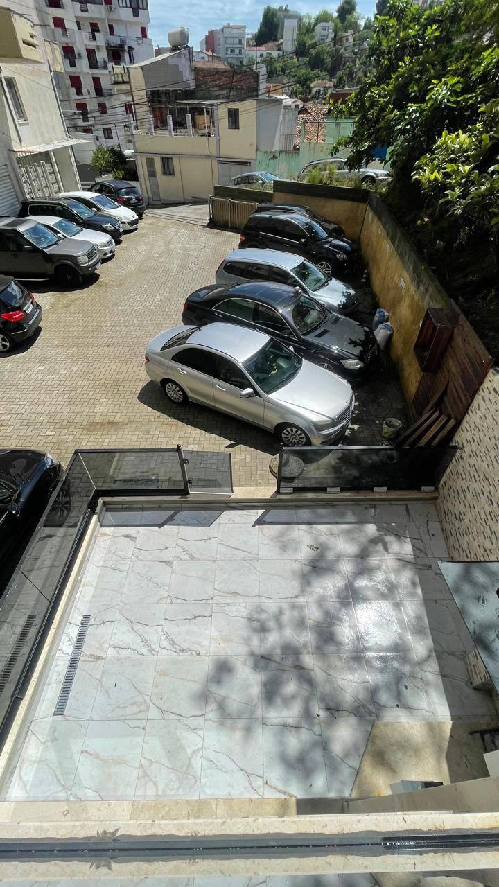 Shitet apartament 3+1 ,Gjykata, Durres.