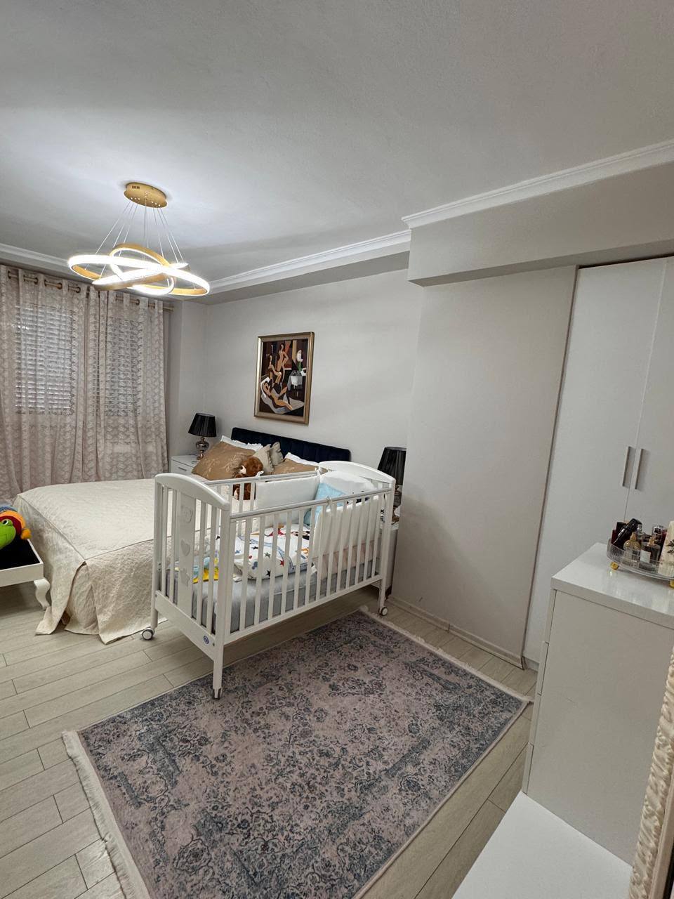 Shitet apartament 3+1 ,Gjykata, Durres.
