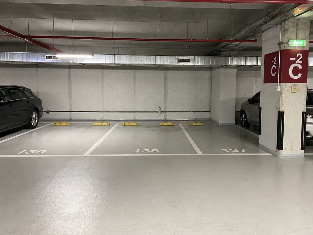 Shiten 36 poste parkimi ,Unaze e Re, Astir, Tiranë.