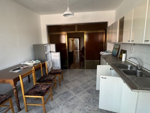 Apartament 1+1 për qera, pranë Stacionit të Trenit, Tiranë.