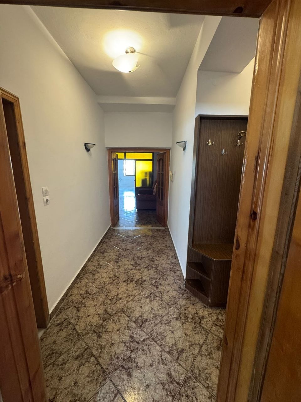 Apartament 1+1 për qera, pranë Stacionit të Trenit, Tiranë.