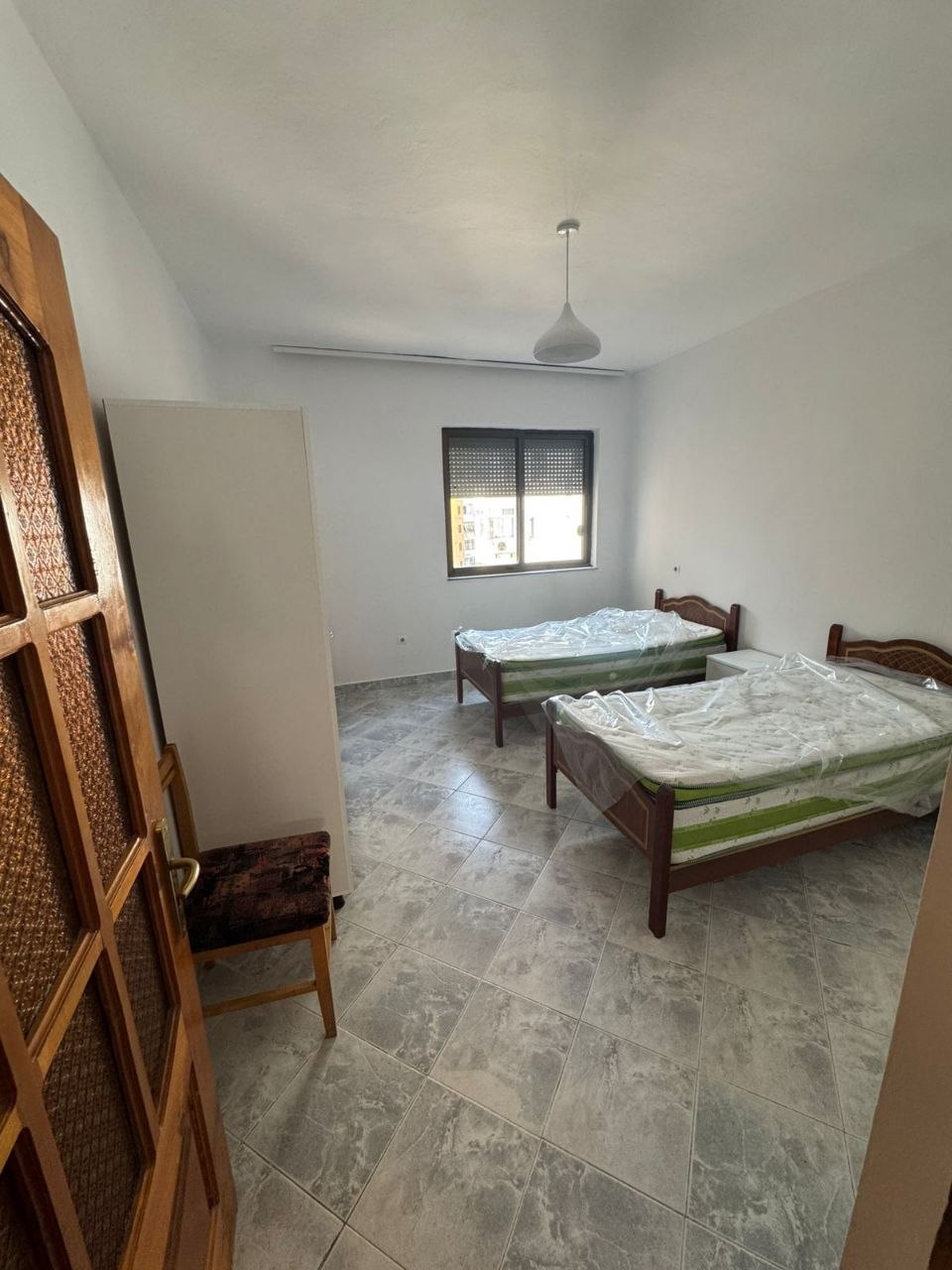 Apartament 1+1 për qera, pranë Stacionit të Trenit, Tiranë.