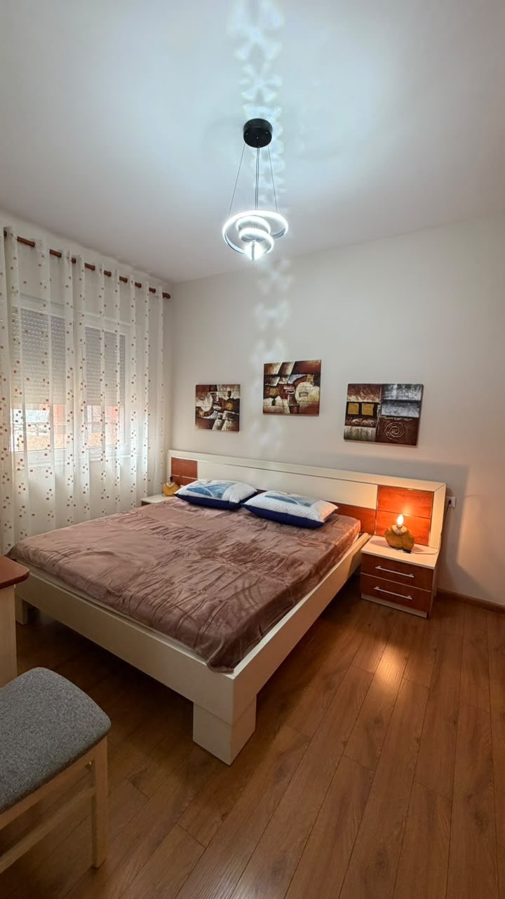 Apartament 1+1 për qera, te rruga Bogdanëve, Tiranë.