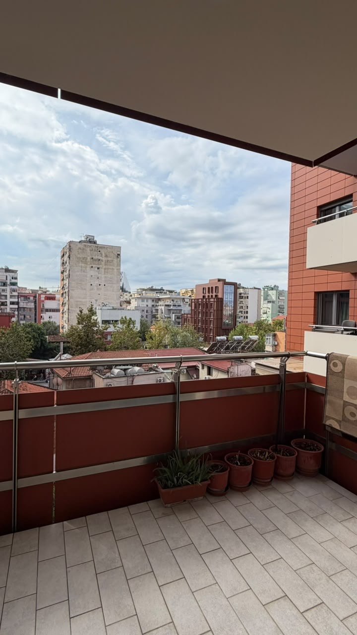 Apartament 1+1 për qera, te rruga Bogdanëve, Tiranë.