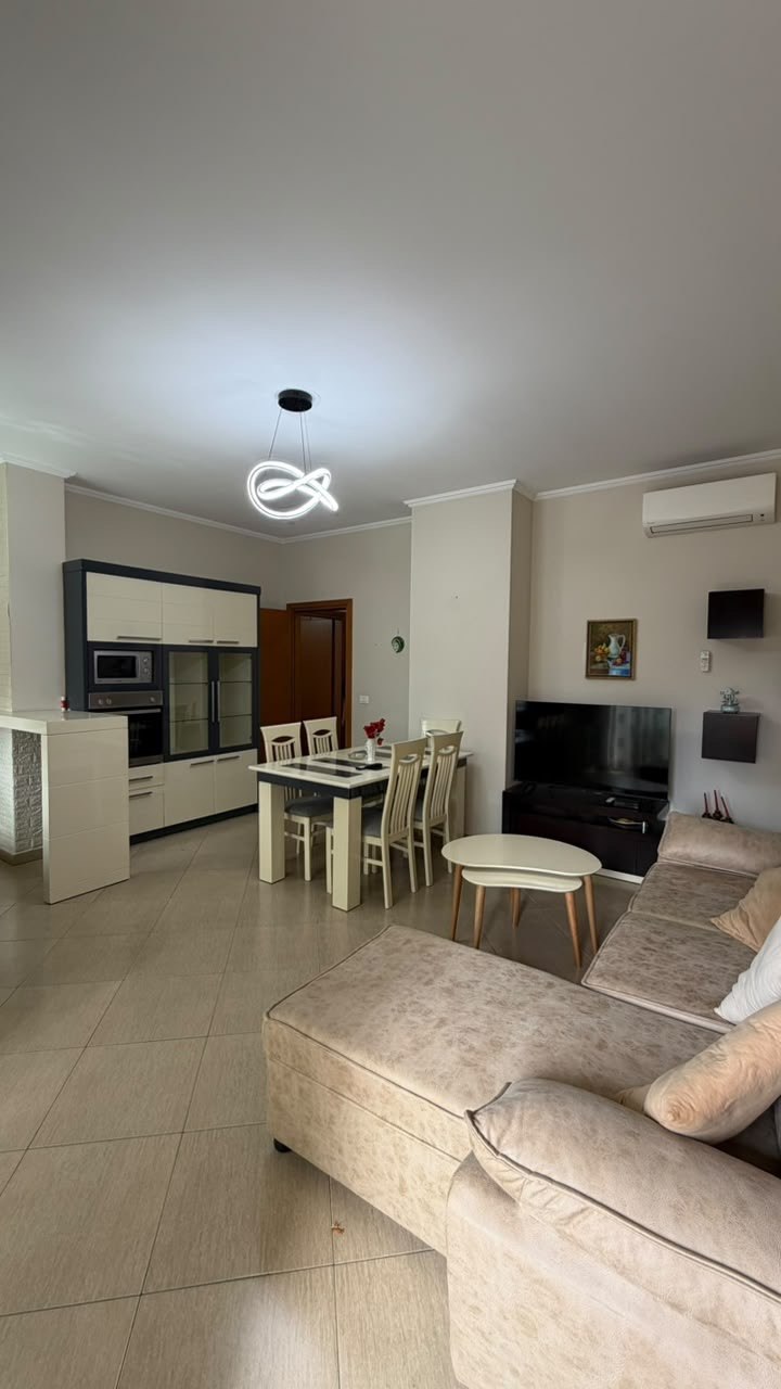 Apartament 1+1 për qera, te rruga Bogdanëve, Tiranë.