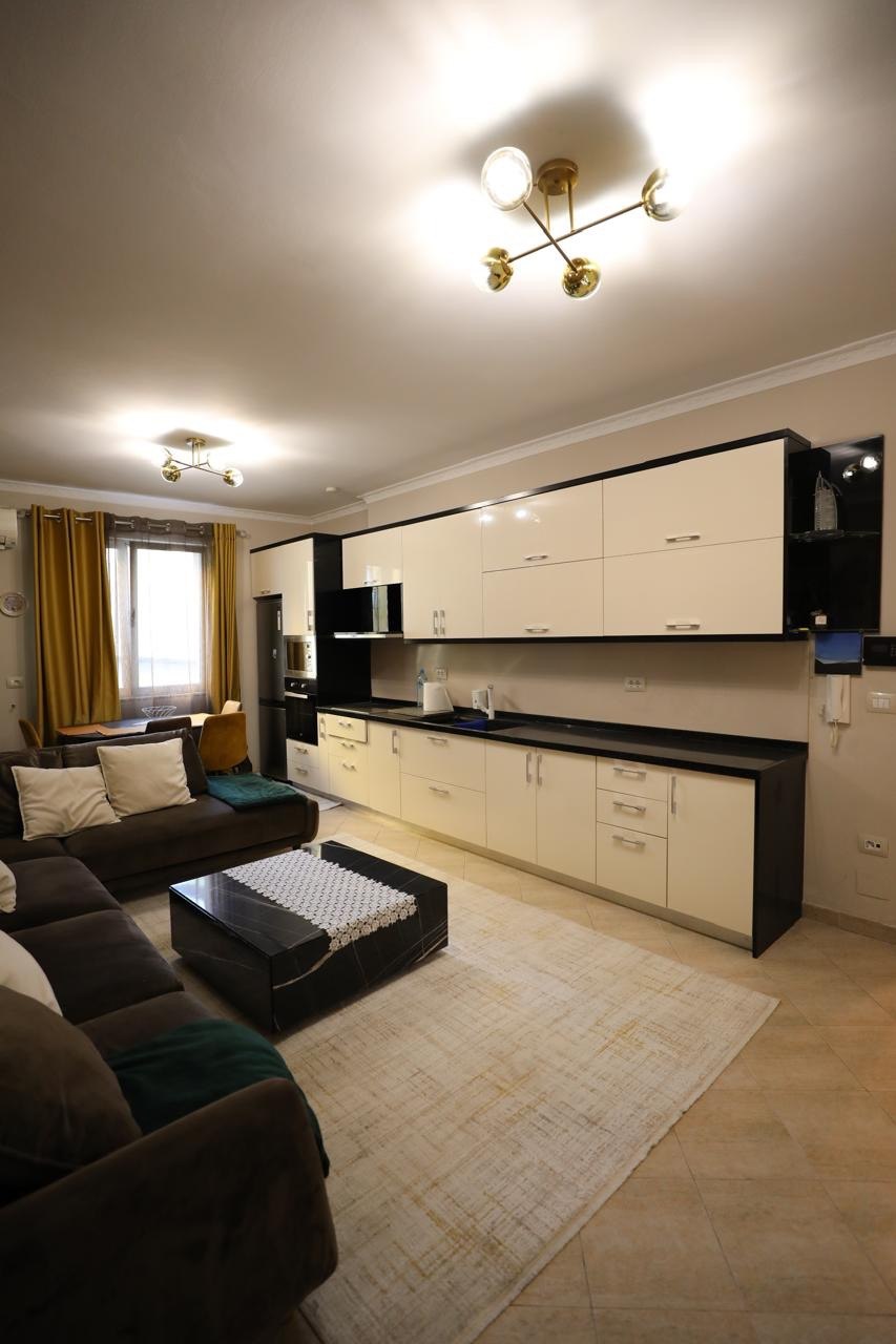 Apartament 2+1 për qera, te Kodra Diellit, Tiranë.