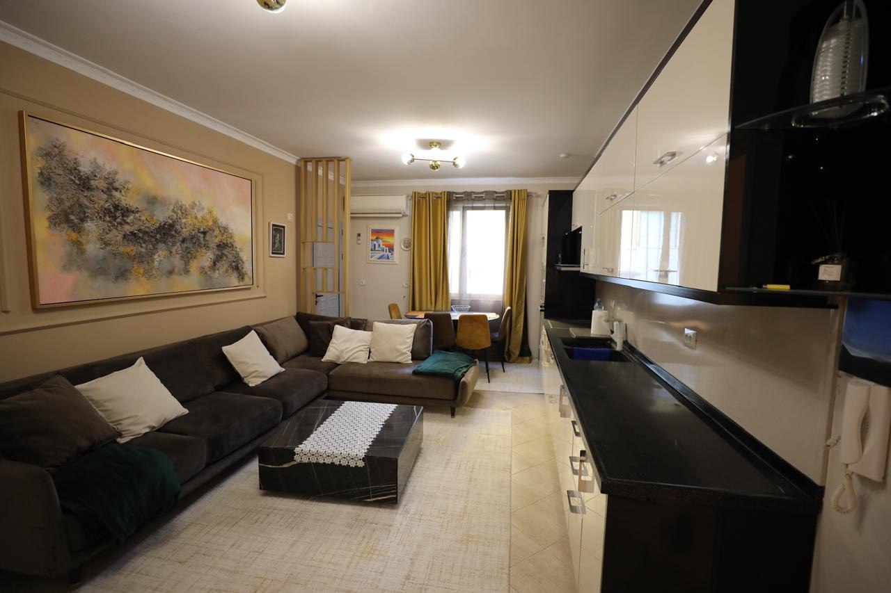 Apartament 2+1 për qera, te Kodra Diellit, Tiranë.
