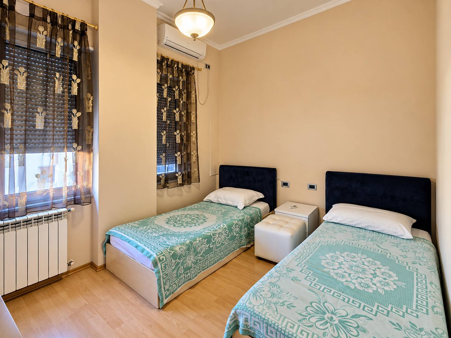 Apartament 2+1 me qera , Pazari i Ri.