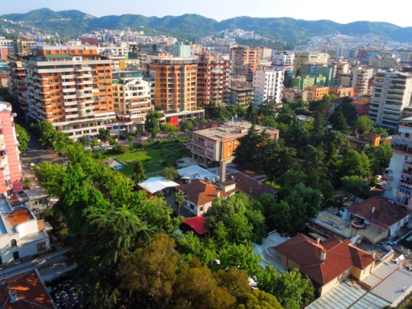 Zyrë për qera në Bllok , Tiranë.