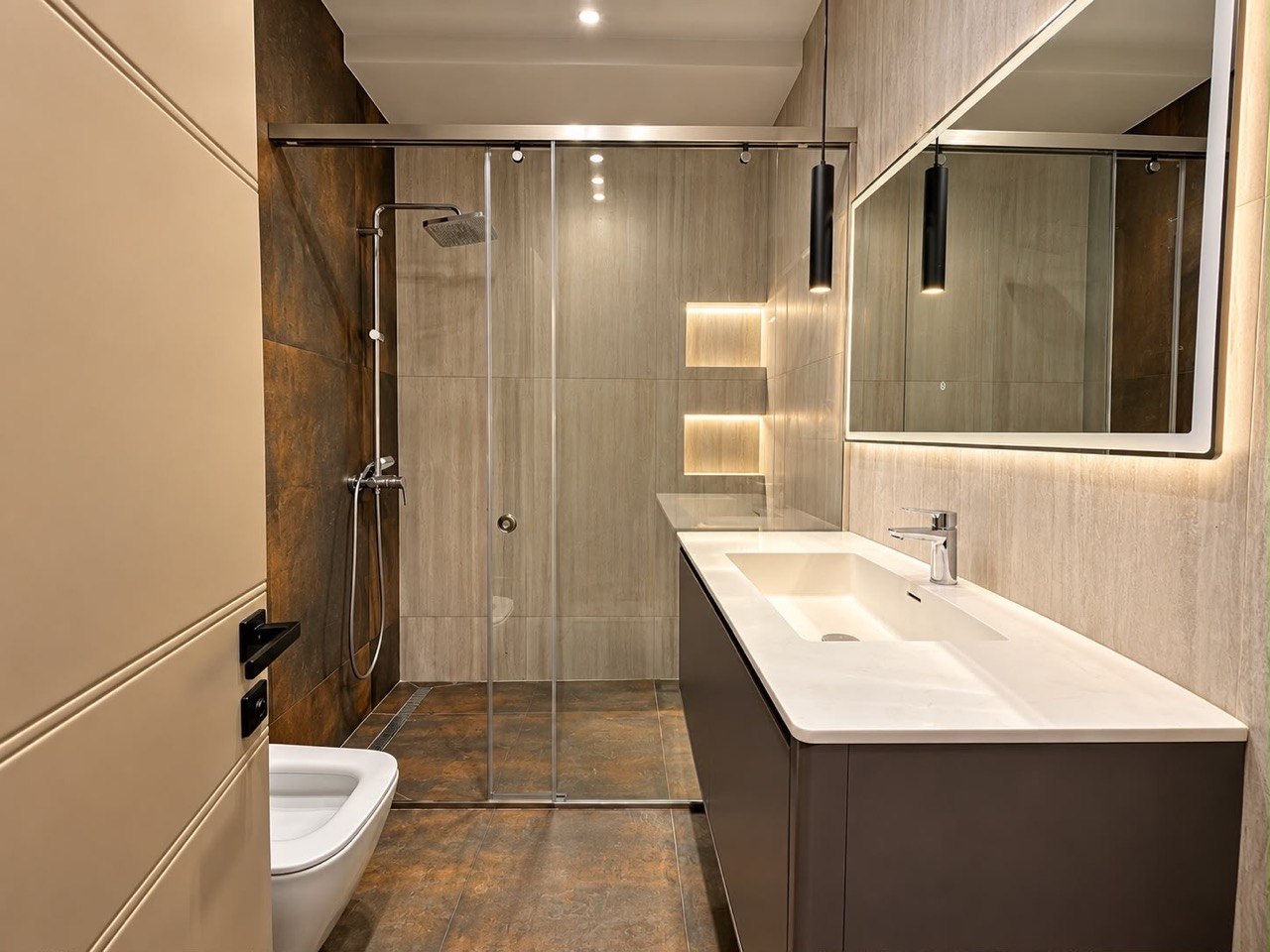 Apartament 2+1 për shitje, në Garden Building, rruga Kavajës, Tiranë.